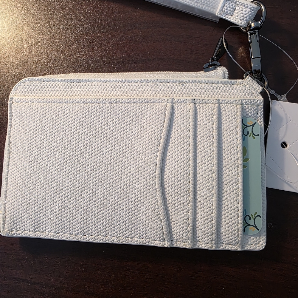 NWT_ LUG_ TWIRL WRISTLET WALLET_ MATTE LUXE- WHITE - Picture 6 of 6